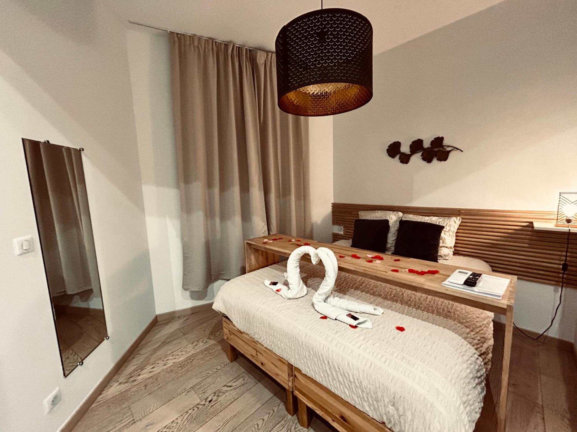 Mieuxqualhotel Jacuzzi Privatif La Parenthese Bordeaux Exteriör bild